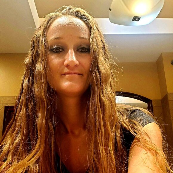 Meet your Posher, Crystal - Picture 1 of 1